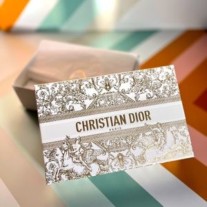 Dior gift box holiday 2023